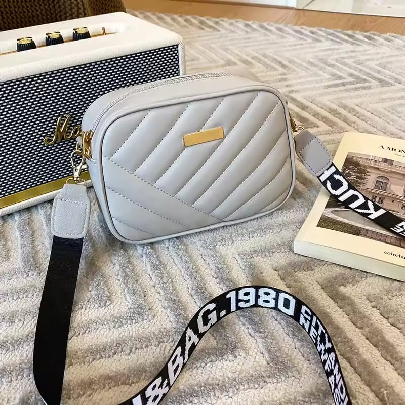 Crown Luxe – Mini Croc Handbag